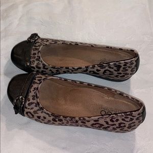 Abeo Bio System Flat Dress Shoe, Leopard Print